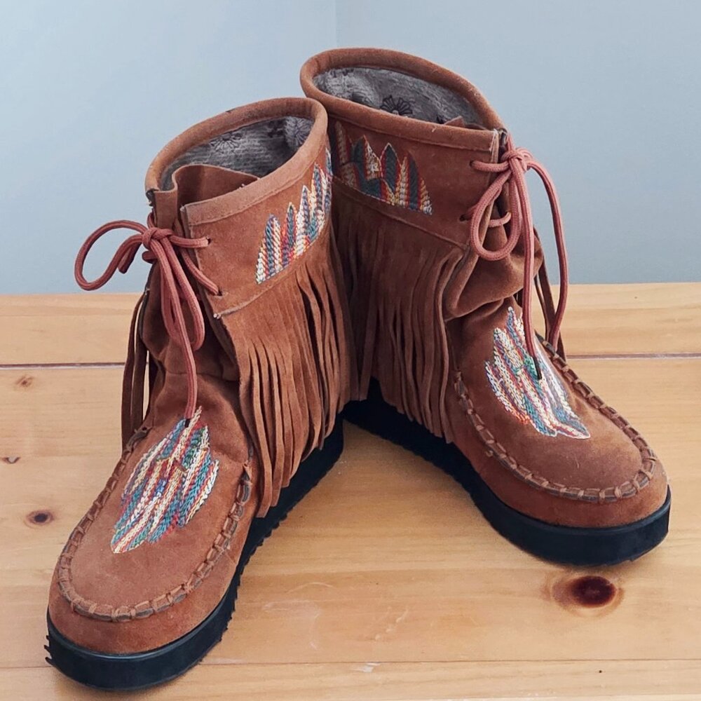 Suede Moccasin Ankle Boots-BOHO/Western-Fringed & Embroidered-sz 7